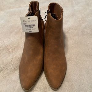 JCP Ana Delco memory foam booties size 11 NIB